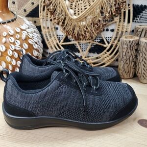 Orthofeet Women 7.5 2E Palma Gray Walking Diabetic Shoes Spacers Comfort